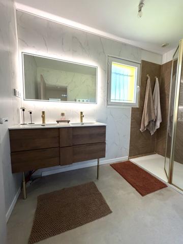 Maison
         5 pièces
        - 90 m² 185 000 € *