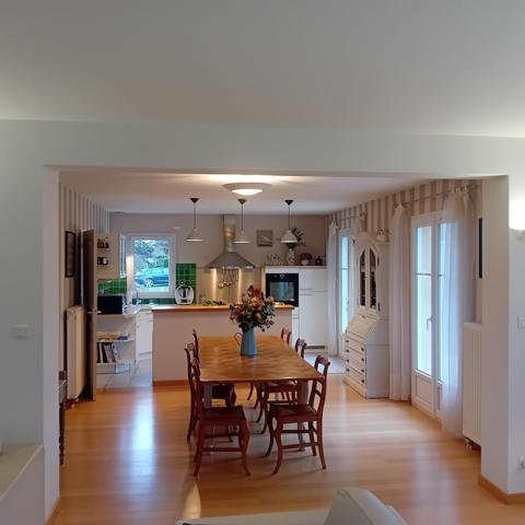 Maison comtemporaine-Secteur prisé des hauts de Bernay. A 1h30 de Paris.