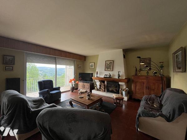 Maison bourgeoise avec piscine et magnifique vue