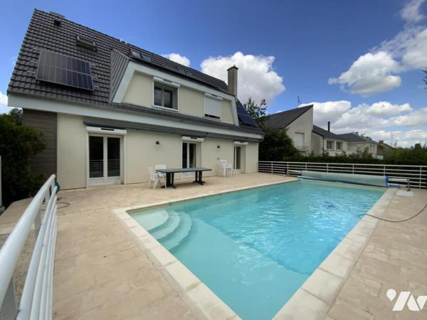 EXCLUSIVITE- GUEUX - Maison de type 9 de 189m² sur 1022m² avec piscine