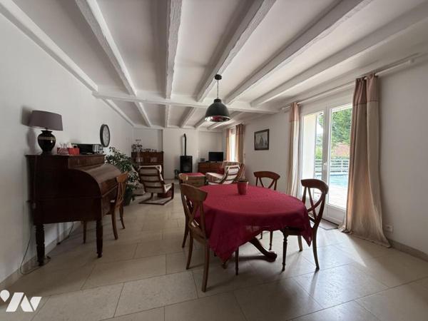 EXCLUSIVITE- GUEUX - Maison de type 9 de 189m² sur 1022m² avec piscine