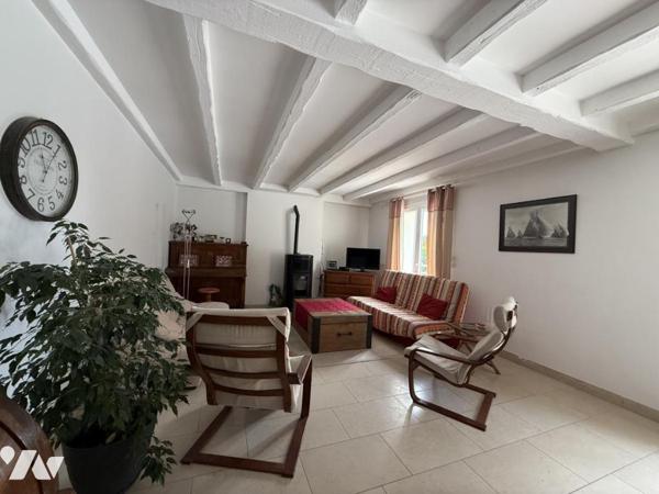 EXCLUSIVITE- GUEUX - Maison de type 9 de 189m² sur 1022m² avec piscine