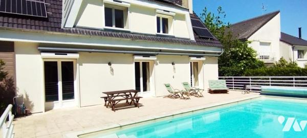 EXCLUSIVITE- GUEUX - Maison de type 9 de 189m² sur 1022m² avec piscine