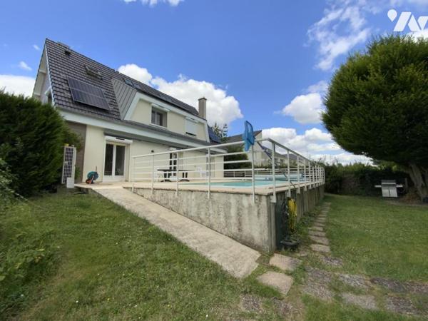 EXCLUSIVITE- GUEUX - Maison de type 9 de 189m² sur 1022m² avec piscine