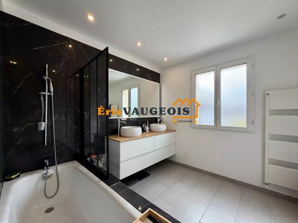 Vente                                                      Maison
                        
                     6 pièces                      160 m2                     à Coulommiers