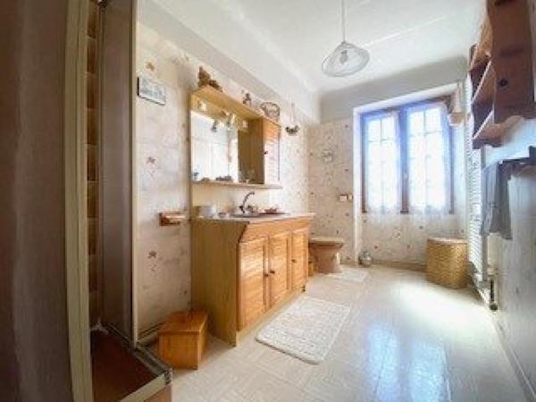 Maison à FOLLAINVILLE-DENNEMONT, 78520 - 8 pièces 162m²