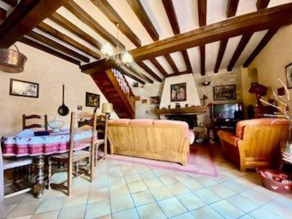 Maison à FOLLAINVILLE-DENNEMONT, 78520 - 8 pièces 162m²