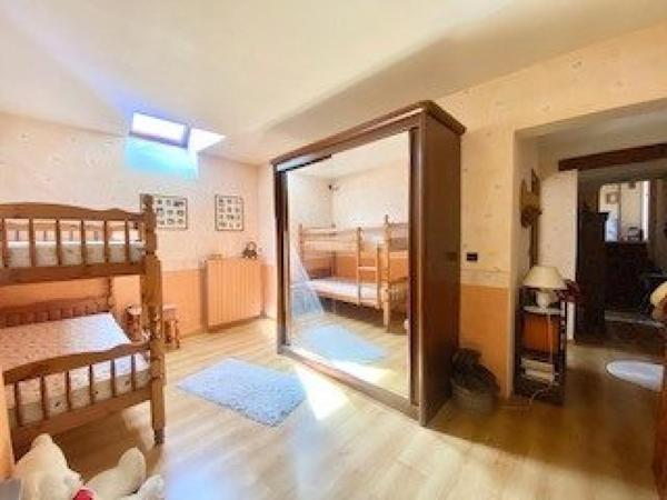 Maison à FOLLAINVILLE-DENNEMONT, 78520 - 8 pièces 162m²