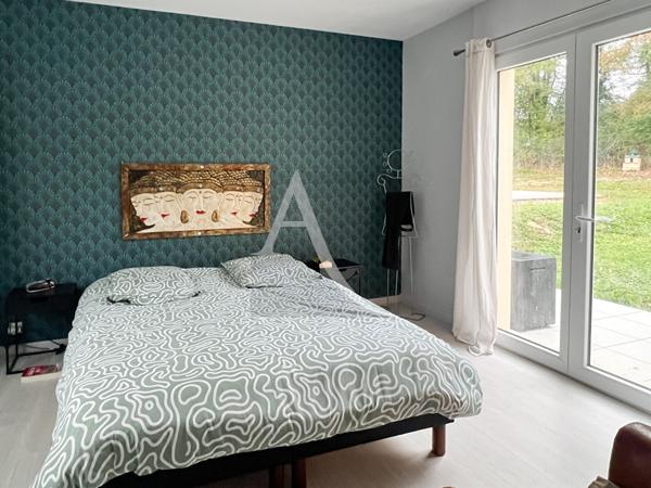 Maison de plain-pied à la campagne avec piscine ..