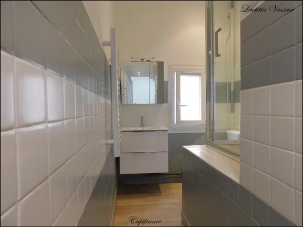 Dpt Bouches du Rhône (13), à louer LA CIOTAT appartement T2 de 40,32 m²