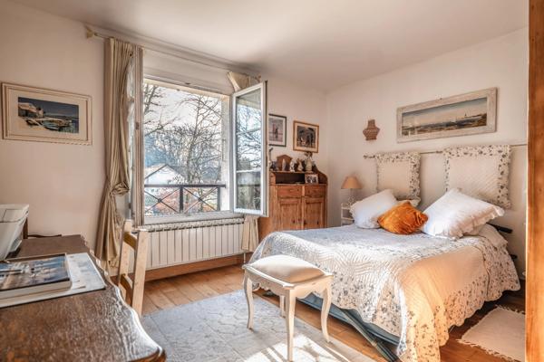 MORSANG SUR ORGE (91) Maison 4 chambres, édifiée sur sous-sol total - 1117m² de terrain.