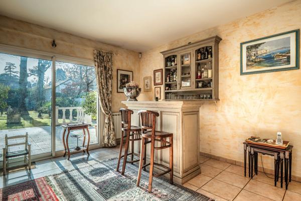 MORSANG SUR ORGE (91) Maison 4 chambres, édifiée sur sous-sol total - 1117m² de terrain.