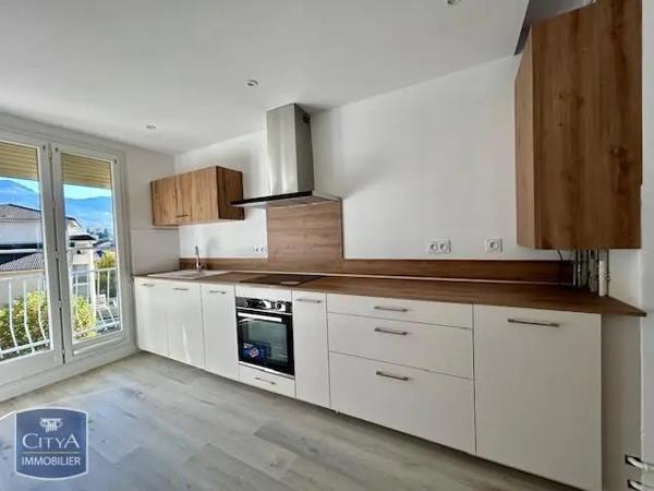 Appartement à louer 3 pièces 75.68m²