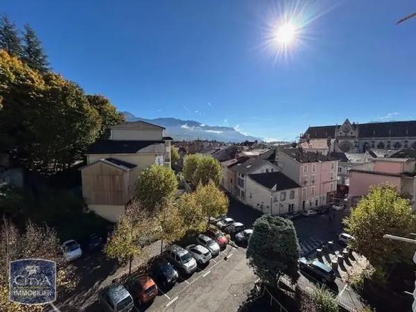 Appartement à louer 3 pièces 75.68m²