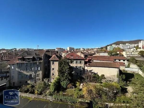 Appartement à louer 3 pièces 75.68m²