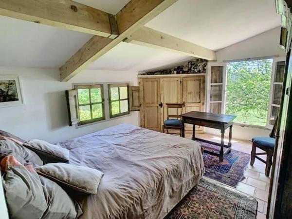 Superbe mas provençal sur 9000m² de terrain