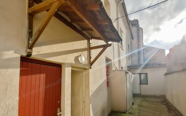 Appartement à vendre    2 pièces •  Stains