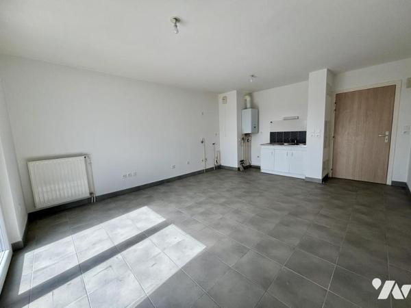 Thouaré-Sur-Loire, centre-ville, T1bis avec balcon et stationnement