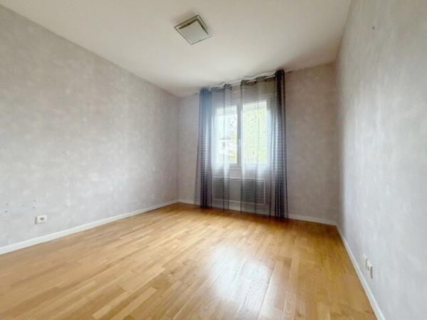 Maison 4 pièce(s) 2 chambre(s) 76 m²