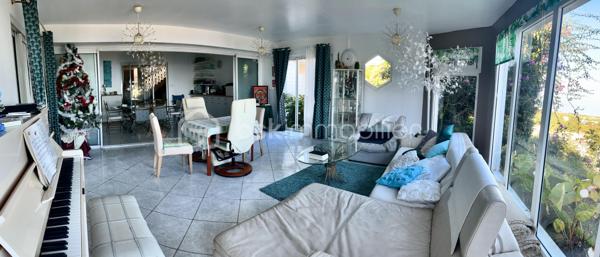 Découvrez cette somptueuse maison d'une superficie impressionnante de 680 m². Nichée dans un environnement calme et verdoyant, cette propriété offre un style de vie où confort et tranquillité se conjuguent harmonieusement.

Cette maison qui anciennement était un centre de ressource et de bien-être comporte les atouts nécessaire pour reprendre cette activité ou toute autre activité similaire ou simplement votre résidence principale.

Ce bien possède, au Rez-de-chaussée : 
* Trois Chambres avec cuisine équipée et aménagée, une salle d’eau, un WC
* Deux chambres simples
* Une chambre + WC + Salle d’eau
* Un espace SPA
* Trois grandes pièces de vie
* Une grande cuisine principale + Cellier + Buanderie

À l’étage:
* Deux chambres + WC + Salle d’eau
* Une chambre simple
* Un WC
* Une baignoire
* Une cuisine 

Extérieur :
Un grand jardin arboré

Sur cette parcelle d ‘un peut plus de 3400m2 se trouve aussi un petit chalet à raffraichir.

Ne laissez pas passer cette incroyable opportunité, appelez-moi