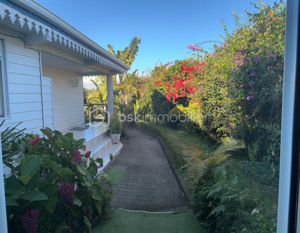 Découvrez cette somptueuse maison d'une superficie impressionnante de 680 m². Nichée dans un environnement calme et verdoyant, cette propriété offre un style de vie où confort et tranquillité se conjuguent harmonieusement.

Cette maison qui anciennement était un centre de ressource et de bien-être comporte les atouts nécessaire pour reprendre cette activité ou toute autre activité similaire ou simplement votre résidence principale.

Ce bien possède, au Rez-de-chaussée : 
* Trois Chambres avec cuisine équipée et aménagée, une salle d’eau, un WC
* Deux chambres simples
* Une chambre + WC + Salle d’eau
* Un espace SPA
* Trois grandes pièces de vie
* Une grande cuisine principale + Cellier + Buanderie

À l’étage:
* Deux chambres + WC + Salle d’eau
* Une chambre simple
* Un WC
* Une baignoire
* Une cuisine 

Extérieur :
Un grand jardin arboré

Sur cette parcelle d ‘un peut plus de 3400m2 se trouve aussi un petit chalet à raffraichir.

Ne laissez pas passer cette incroyable opportunité, appelez-moi