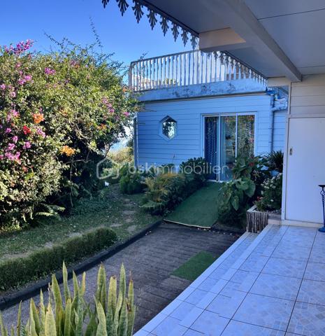 Découvrez cette somptueuse maison d'une superficie impressionnante de 680 m². Nichée dans un environnement calme et verdoyant, cette propriété offre un style de vie où confort et tranquillité se conjuguent harmonieusement.

Cette maison qui anciennement était un centre de ressource et de bien-être comporte les atouts nécessaire pour reprendre cette activité ou toute autre activité similaire ou simplement votre résidence principale.

Ce bien possède, au Rez-de-chaussée : 
* Trois Chambres avec cuisine équipée et aménagée, une salle d’eau, un WC
* Deux chambres simples
* Une chambre + WC + Salle d’eau
* Un espace SPA
* Trois grandes pièces de vie
* Une grande cuisine principale + Cellier + Buanderie

À l’étage:
* Deux chambres + WC + Salle d’eau
* Une chambre simple
* Un WC
* Une baignoire
* Une cuisine 

Extérieur :
Un grand jardin arboré

Sur cette parcelle d ‘un peut plus de 3400m2 se trouve aussi un petit chalet à raffraichir.

Ne laissez pas passer cette incroyable opportunité, appelez-moi