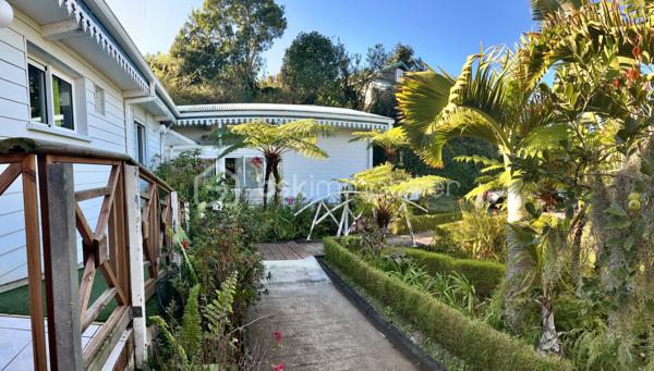 Découvrez cette somptueuse maison d'une superficie impressionnante de 680 m². Nichée dans un environnement calme et verdoyant, cette propriété offre un style de vie où confort et tranquillité se conjuguent harmonieusement.

Cette maison qui anciennement était un centre de ressource et de bien-être comporte les atouts nécessaire pour reprendre cette activité ou toute autre activité similaire ou simplement votre résidence principale.

Ce bien possède, au Rez-de-chaussée : 
* Trois Chambres avec cuisine équipée et aménagée, une salle d’eau, un WC
* Deux chambres simples
* Une chambre + WC + Salle d’eau
* Un espace SPA
* Trois grandes pièces de vie
* Une grande cuisine principale + Cellier + Buanderie

À l’étage:
* Deux chambres + WC + Salle d’eau
* Une chambre simple
* Un WC
* Une baignoire
* Une cuisine 

Extérieur :
Un grand jardin arboré

Sur cette parcelle d ‘un peut plus de 3400m2 se trouve aussi un petit chalet à raffraichir.

Ne laissez pas passer cette incroyable opportunité, appelez-moi