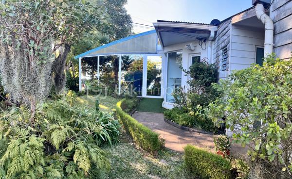 Découvrez cette somptueuse maison d'une superficie impressionnante de 680 m². Nichée dans un environnement calme et verdoyant, cette propriété offre un style de vie où confort et tranquillité se conjuguent harmonieusement.

Cette maison qui anciennement était un centre de ressource et de bien-être comporte les atouts nécessaire pour reprendre cette activité ou toute autre activité similaire ou simplement votre résidence principale.

Ce bien possède, au Rez-de-chaussée : 
* Trois Chambres avec cuisine équipée et aménagée, une salle d’eau, un WC
* Deux chambres simples
* Une chambre + WC + Salle d’eau
* Un espace SPA
* Trois grandes pièces de vie
* Une grande cuisine principale + Cellier + Buanderie

À l’étage:
* Deux chambres + WC + Salle d’eau
* Une chambre simple
* Un WC
* Une baignoire
* Une cuisine 

Extérieur :
Un grand jardin arboré

Sur cette parcelle d ‘un peut plus de 3400m2 se trouve aussi un petit chalet à raffraichir.

Ne laissez pas passer cette incroyable opportunité, appelez-moi