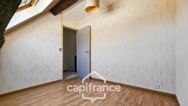 Charmante maison de ville fonctionnelle sur trois niveaux- terrasse au calme- Idéal famille ou investissement-