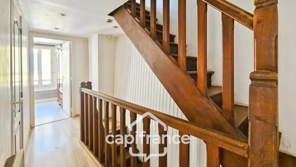 Charmante maison de ville fonctionnelle sur trois niveaux- terrasse au calme- Idéal famille ou investissement-