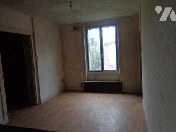 Immeuble avec 3 appartements à rénover