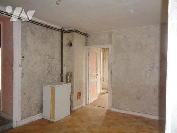 Immeuble avec 3 appartements à rénover