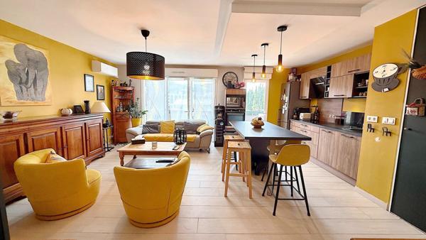 Deux appartements lumineux avec terrasses et vues