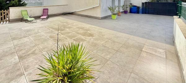 Deux appartements lumineux avec terrasses et vues