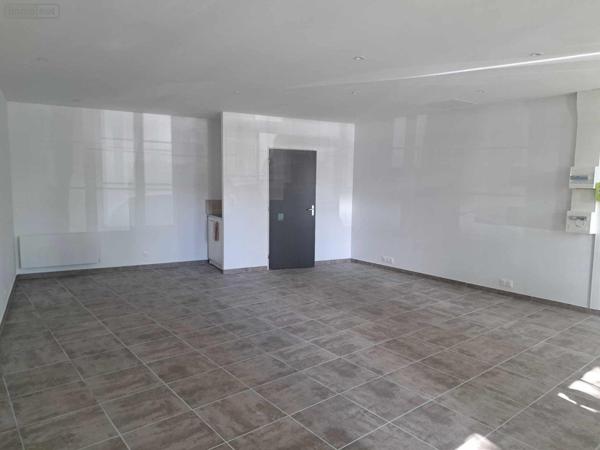 Fonds et/ou murs commerciaux à louer à Chalon-sur-Saône en Saône-et-Loire (71100), ref : Bureau 2   
Centre