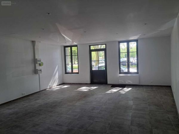 Fonds et/ou murs commerciaux à louer à Chalon-sur-Saône en Saône-et-Loire (71100), ref : Bureau 2   
Centre