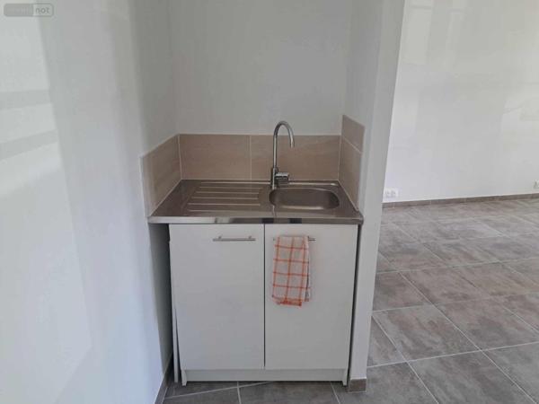 Fonds et/ou murs commerciaux à louer à Chalon-sur-Saône en Saône-et-Loire (71100), ref : Bureau 2   
Centre