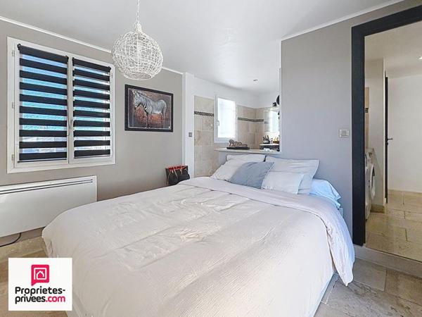 VILLA T5 AVEC PISCINE ET GARAGES