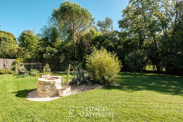 Maison moderne de plain-pied au cadre verdoyant