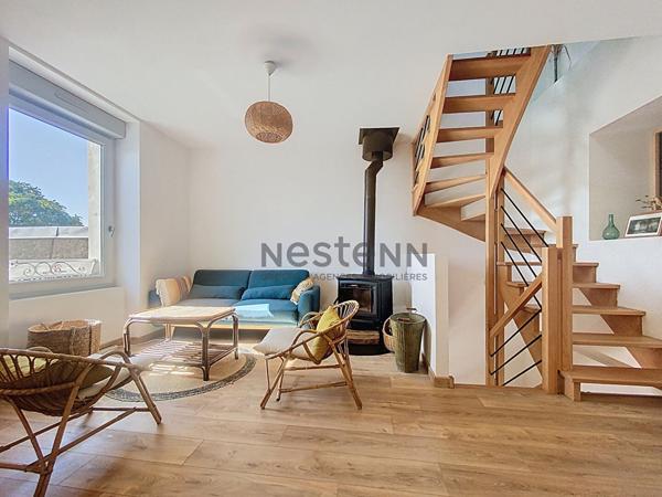 Charmante maison de ville entièrement rénovée comprenant 3 chambres, terrasse et jardin