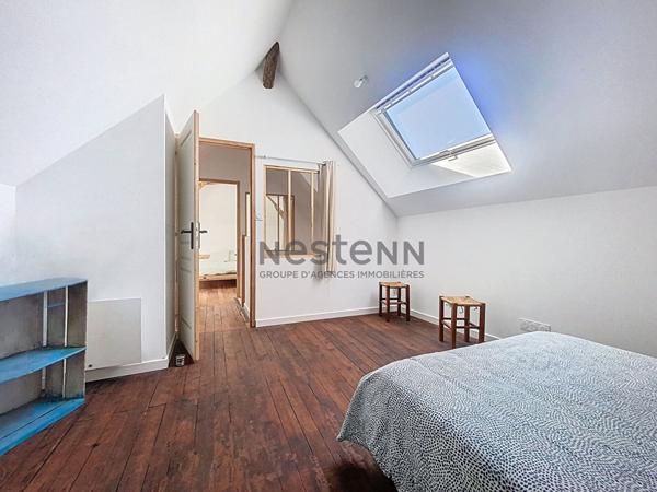 Charmante maison de ville entièrement rénovée comprenant 3 chambres, terrasse et jardin