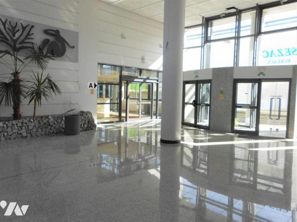 Immeuble - Locaux d’entreprise (bureaux)