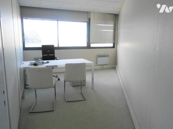 Immeuble - Locaux d’entreprise (bureaux)