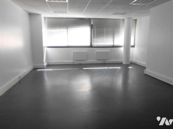 Immeuble - Locaux d’entreprise (bureaux)