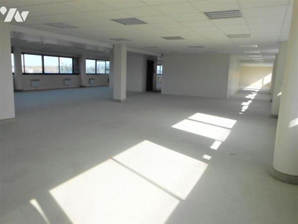 Immeuble - Locaux d’entreprise (bureaux)