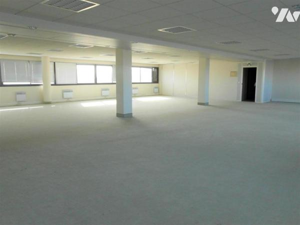 Immeuble - Locaux d’entreprise (bureaux)