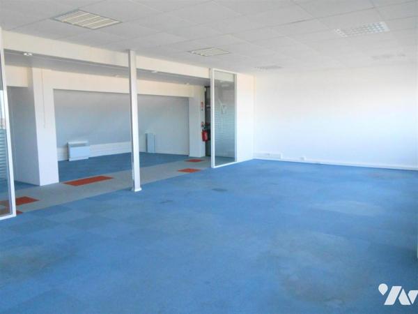 Immeuble - Locaux d’entreprise (bureaux)