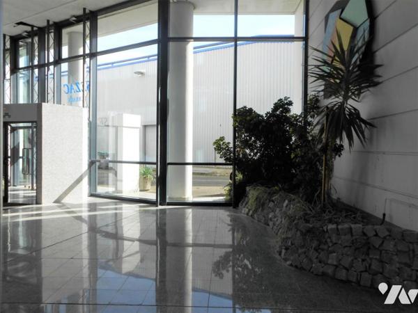 Immeuble - Locaux d’entreprise (bureaux)