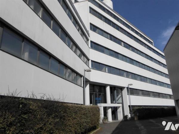 Immeuble - Locaux d’entreprise (bureaux)