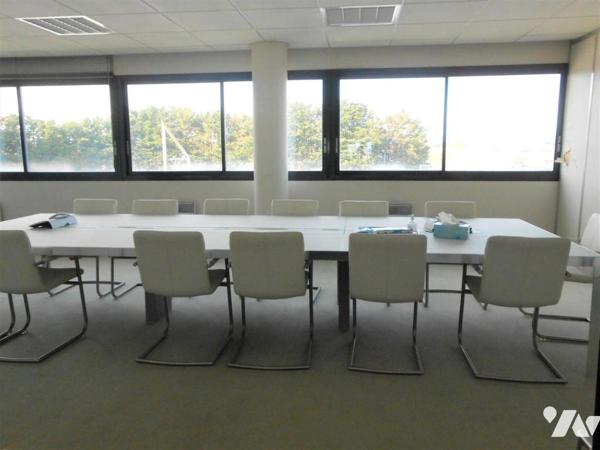 Immeuble - Locaux d’entreprise (bureaux)